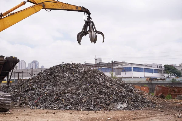 Scrap vehicle service in Abu Dhabi